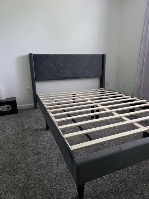 Bed frame queen (6) Medium