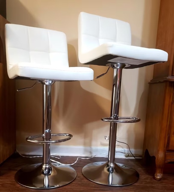 Adjustable Swivel Bar Stool — White