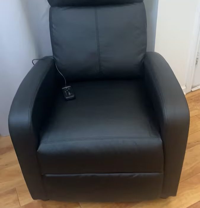 PU Leather Massage Recliner Chair — Black