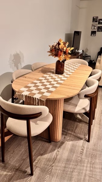 table 6 pax with 2 pedestals (10) Medium