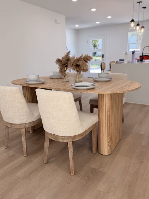 table 6 pax with 2 pedestals (12) Medium