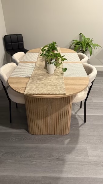 table 6 pax with 2 pedestals (19) Medium
