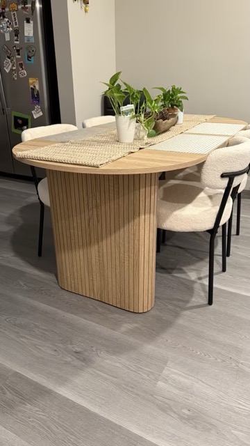 table 6 pax with 2 pedestals (5) Medium